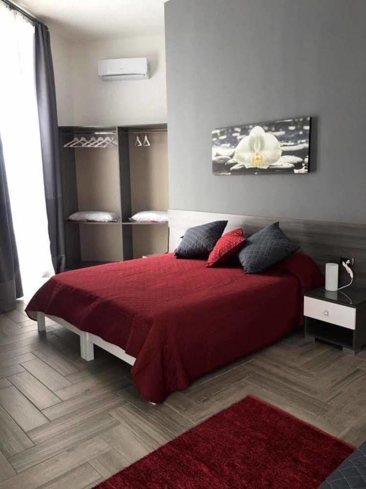 La Dimora di Garibaldi Bed & Breakfast Napoli Bagian luar foto
