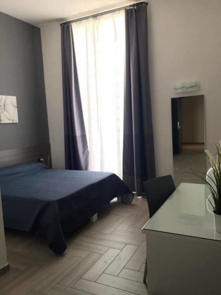 La Dimora di Garibaldi Bed & Breakfast Napoli Bagian luar foto