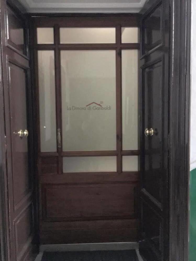La Dimora di Garibaldi Bed & Breakfast Napoli Bagian luar foto